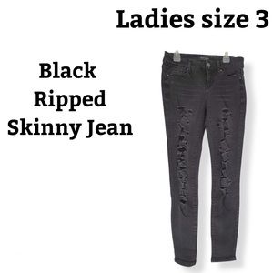 Women’s ripped jeans